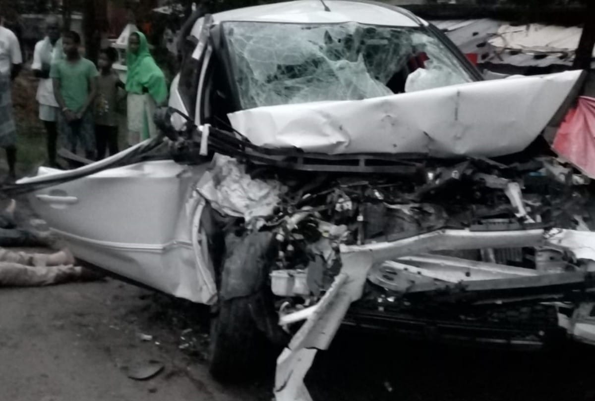 two sub inspector died and two man injured  in an accident in sultanpur