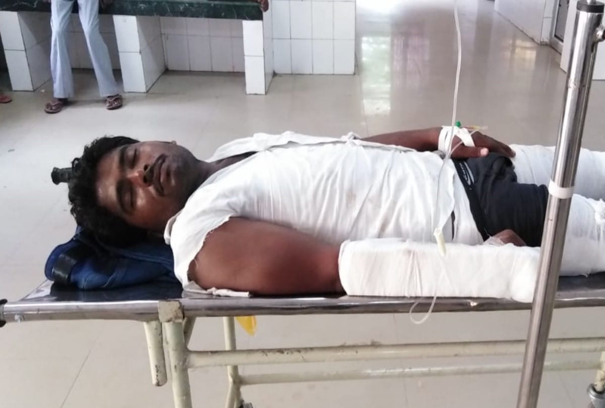 two sub inspector died and two man injured  in an accident in sultanpur