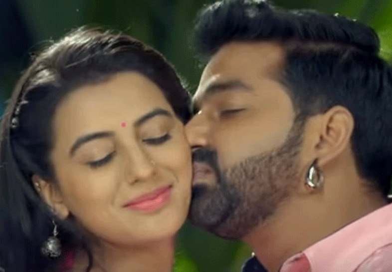 Bhojpuri actress Akshara Singh revealed her relationship in beginning with actor Pawan Singh