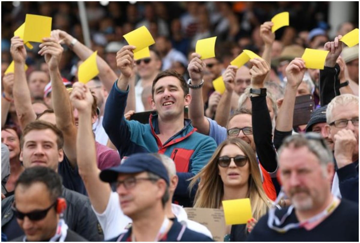 England cricket fans mocks david Warner and Steve smith on 1st day of 1st test