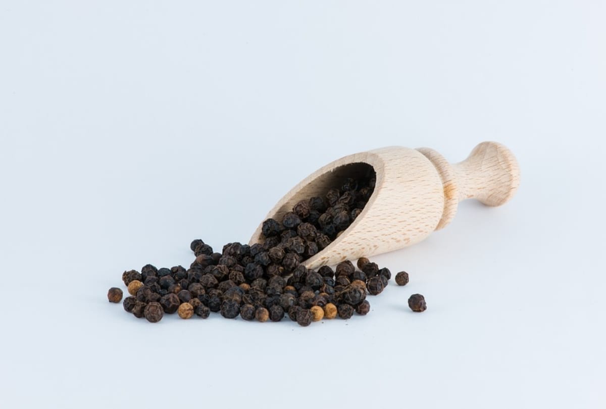 amazing health benefits and home remedies of black pepper