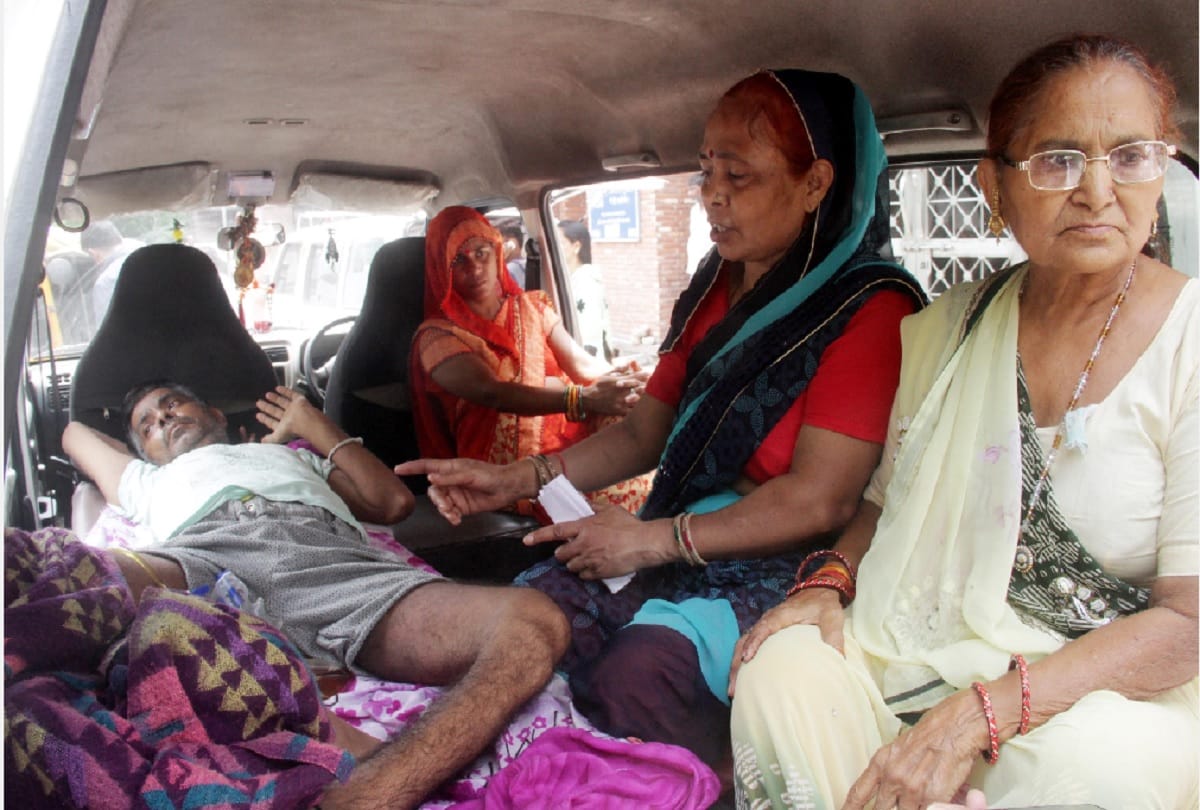 resident doctors at several government hospitals on strike against NMC bill