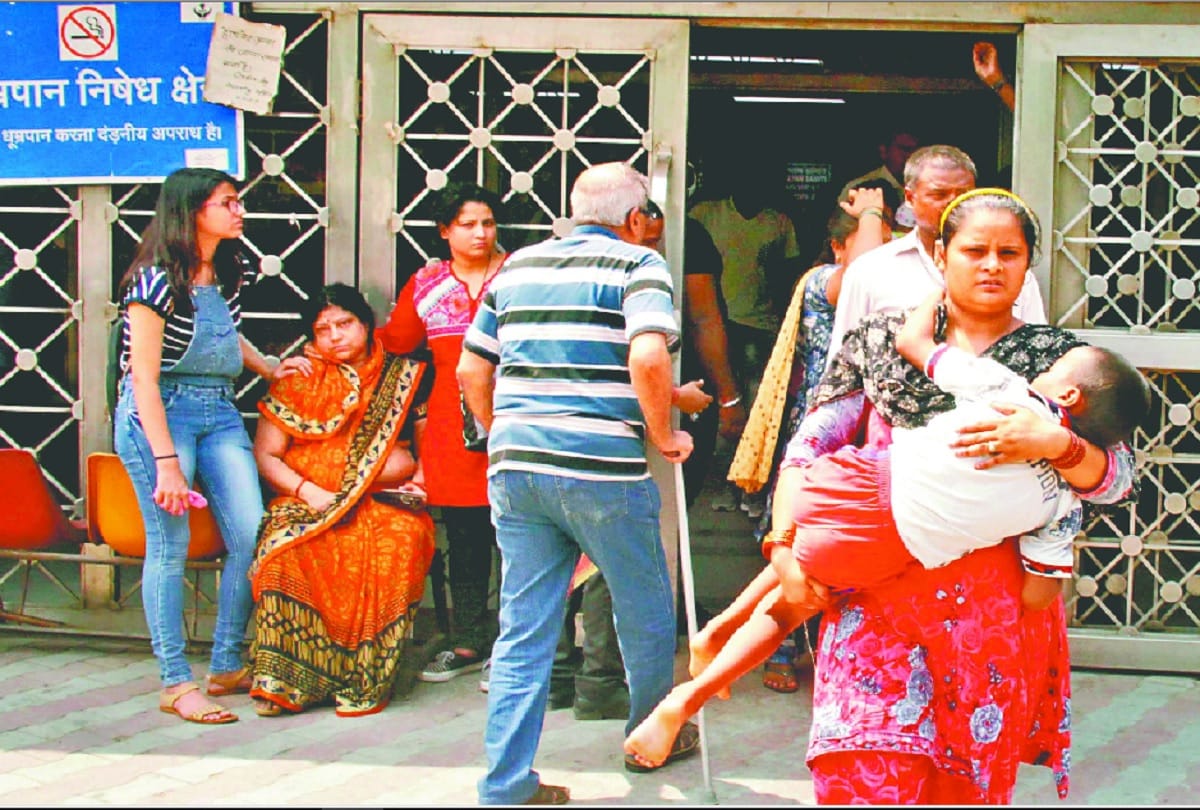 resident doctors at several government hospitals on strike against NMC bill