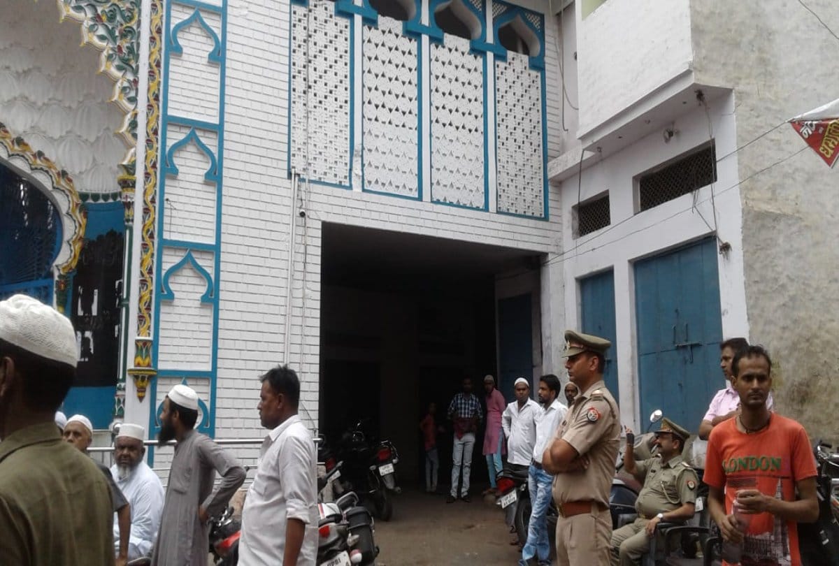 Friday namaz offered in mosque rather on roads
