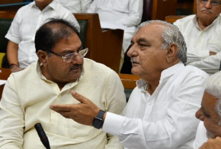 Everyone Surprised In Haryana assembly When Abhay Chautala reached To BS Hooda