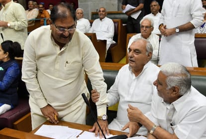 Everyone Surprised In Haryana assembly When Abhay Chautala reached To BS Hooda