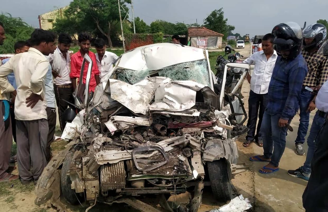 Husband wife and son killed as roadways bus hit car