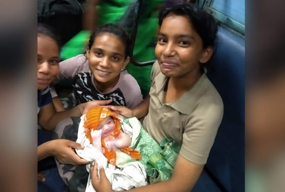 Gorakhpur University NCC Cadets helps a pregnant lady in successful delivery in train