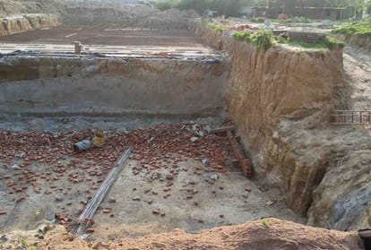 building collapse at iit kanpur, labourer told truth