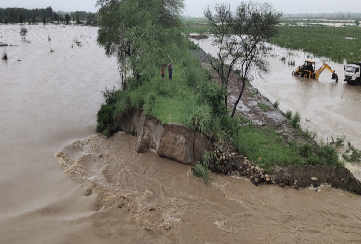 record rainfall in uan after eight year and 186 roads blocked in himachal