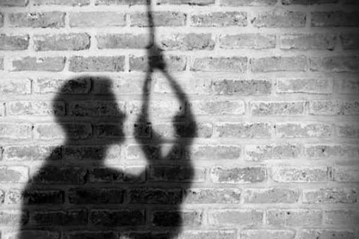 Police Arrested Wife, Husband Committed Suicide, Loan Case
