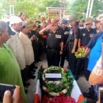 रसूलन बीबी को अंतिम विदाई पर सलामी देते सैन्य अधिकारी।