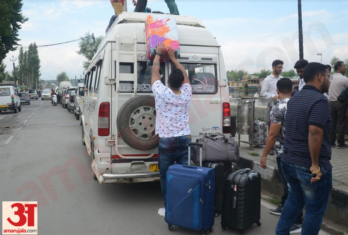 kashmir's condition after advisory issued by government and deployment of troops