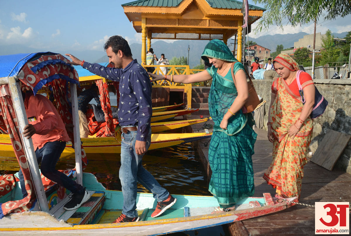 kashmir's condition after advisory issued by government and deployment of troops
