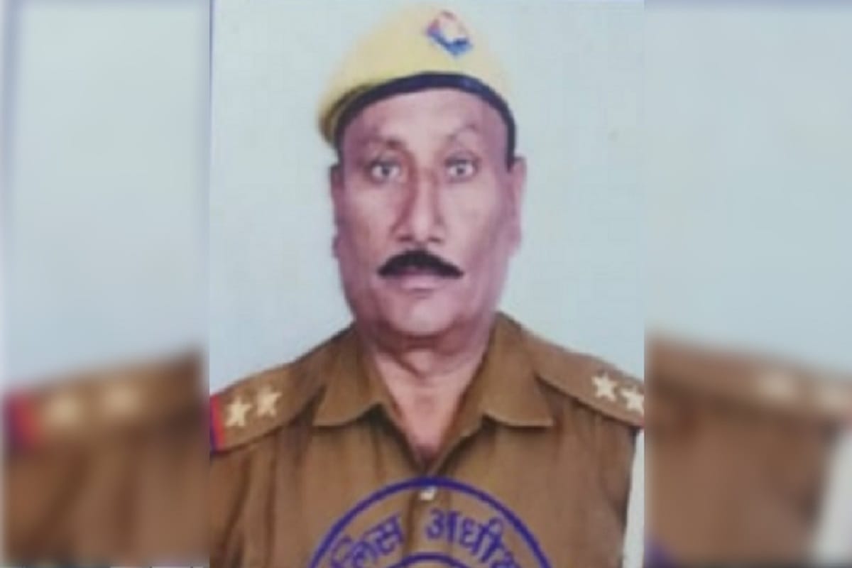 Sub inspector died and three soldiers injured in truck accident at Baghpat of UP