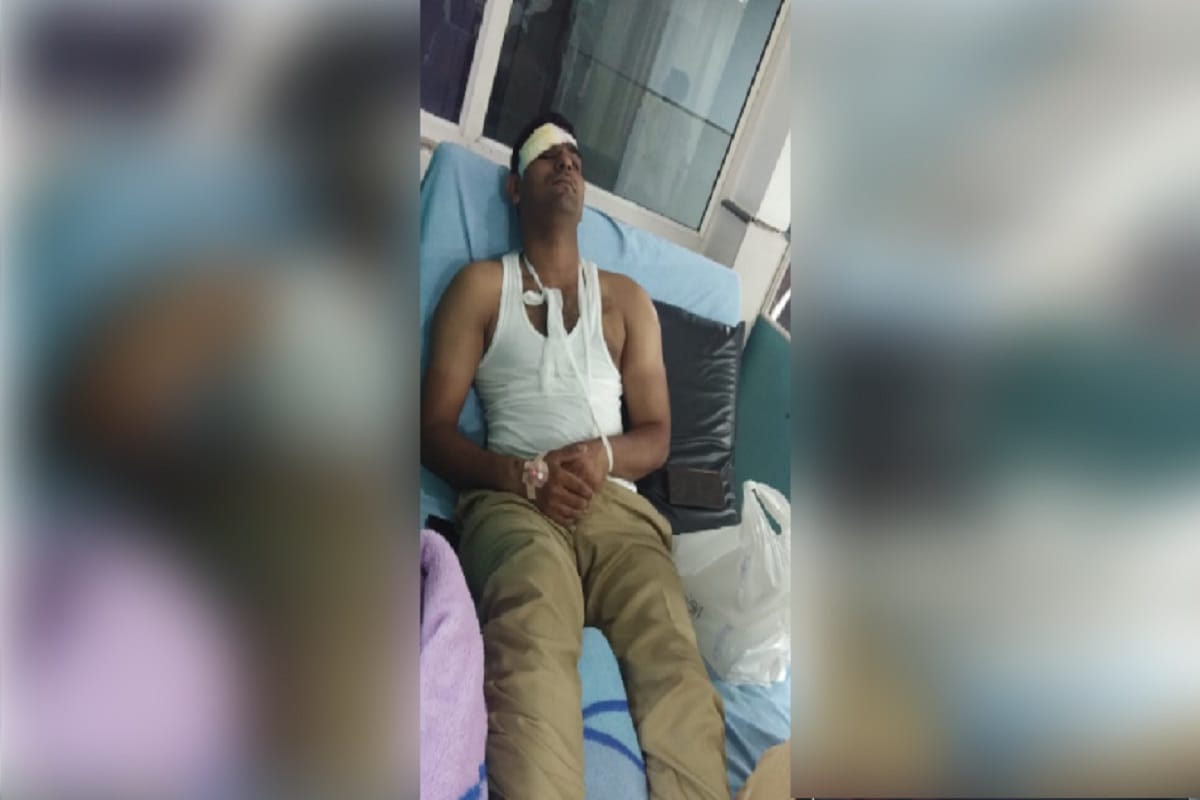 Sub inspector died and three soldiers injured in truck accident at Baghpat of UP