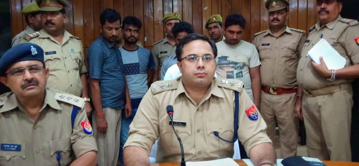 Four arrested, including gangster donating money, changed ATM card