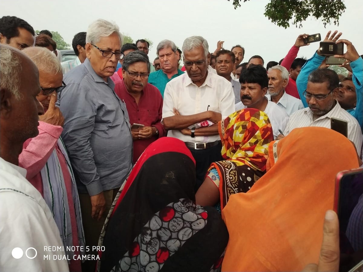 CPI National General Secretary D Raja meet of sonbhadra massacre victims in ubhbha ghorawan