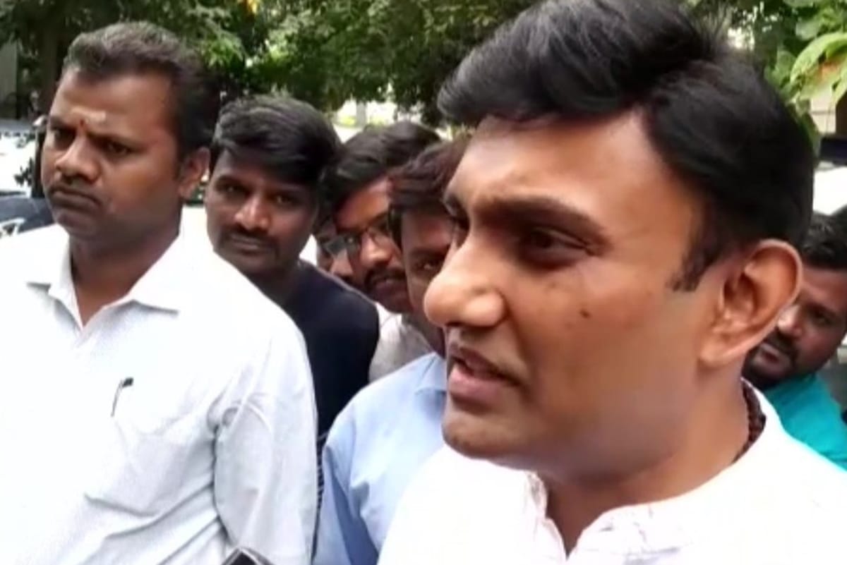 Karnataka disqualified MLA Dr Sudhakar meet BS Yeddyurappa and requests him to release funds