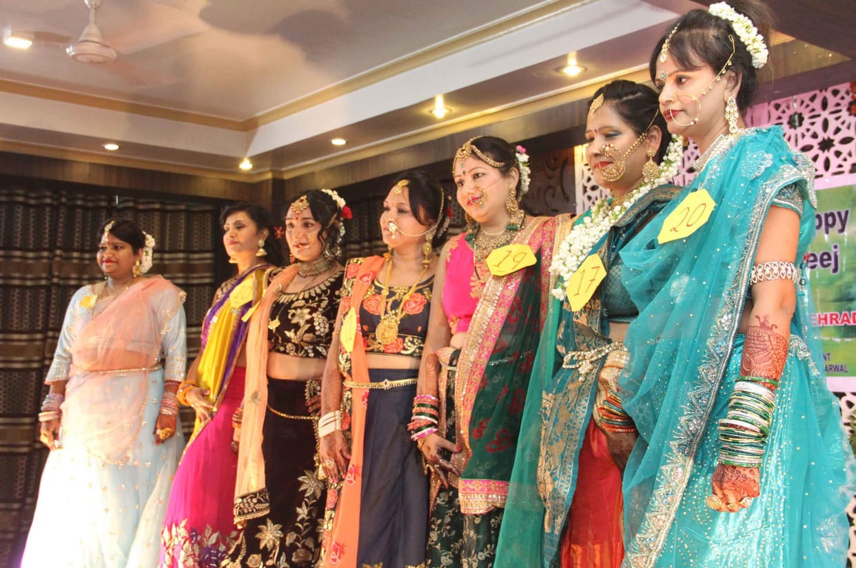 Rajsipay, Kiran and Usha's head decorating the beauty of the beauty of Taju