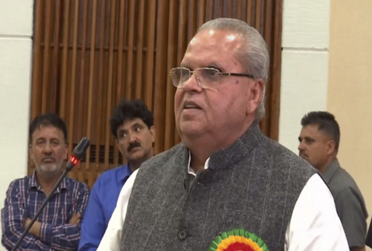 leaders reached Raj Bhavan amid chaos in the valley Governor assured