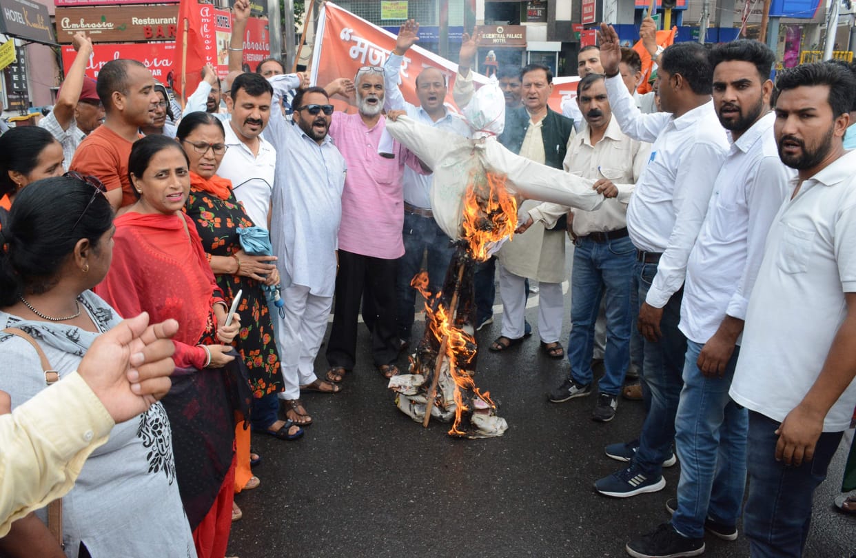 Unemployed workers, protest against anti-labor policies