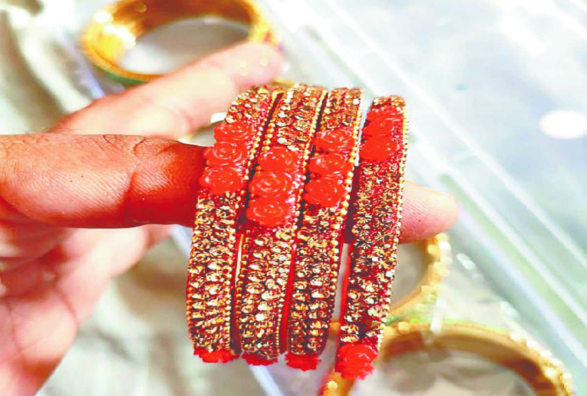 know reason behind that women wear bangles in hands