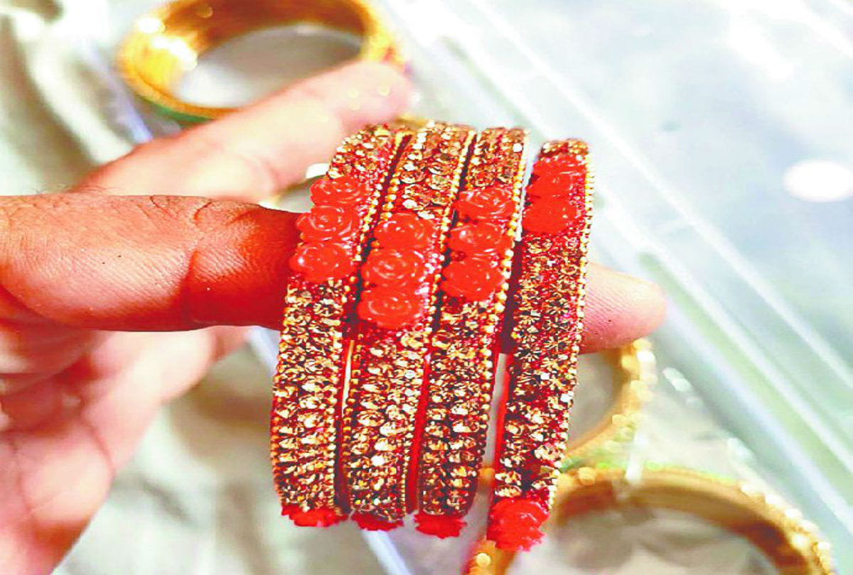 know reason behind that women wear bangles in hands