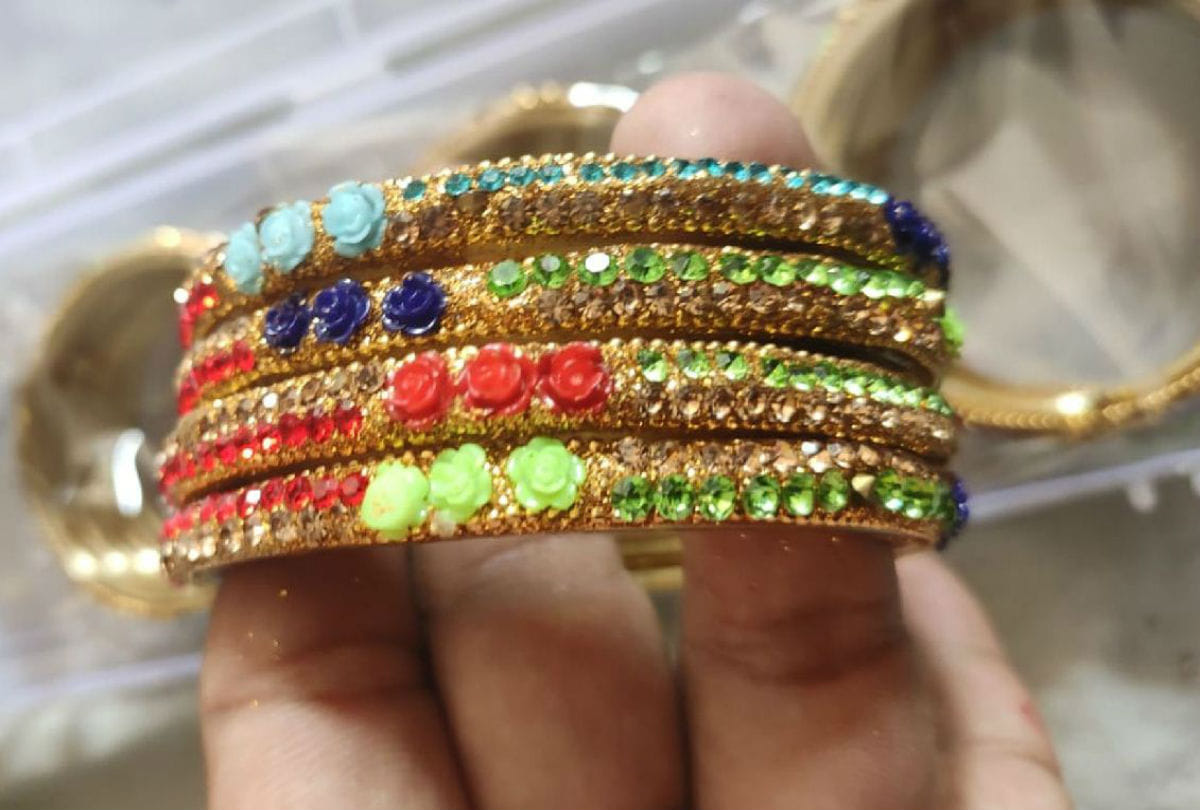 firozabad bangles decoration by jaipur artisan on Raksha bandhan 2019