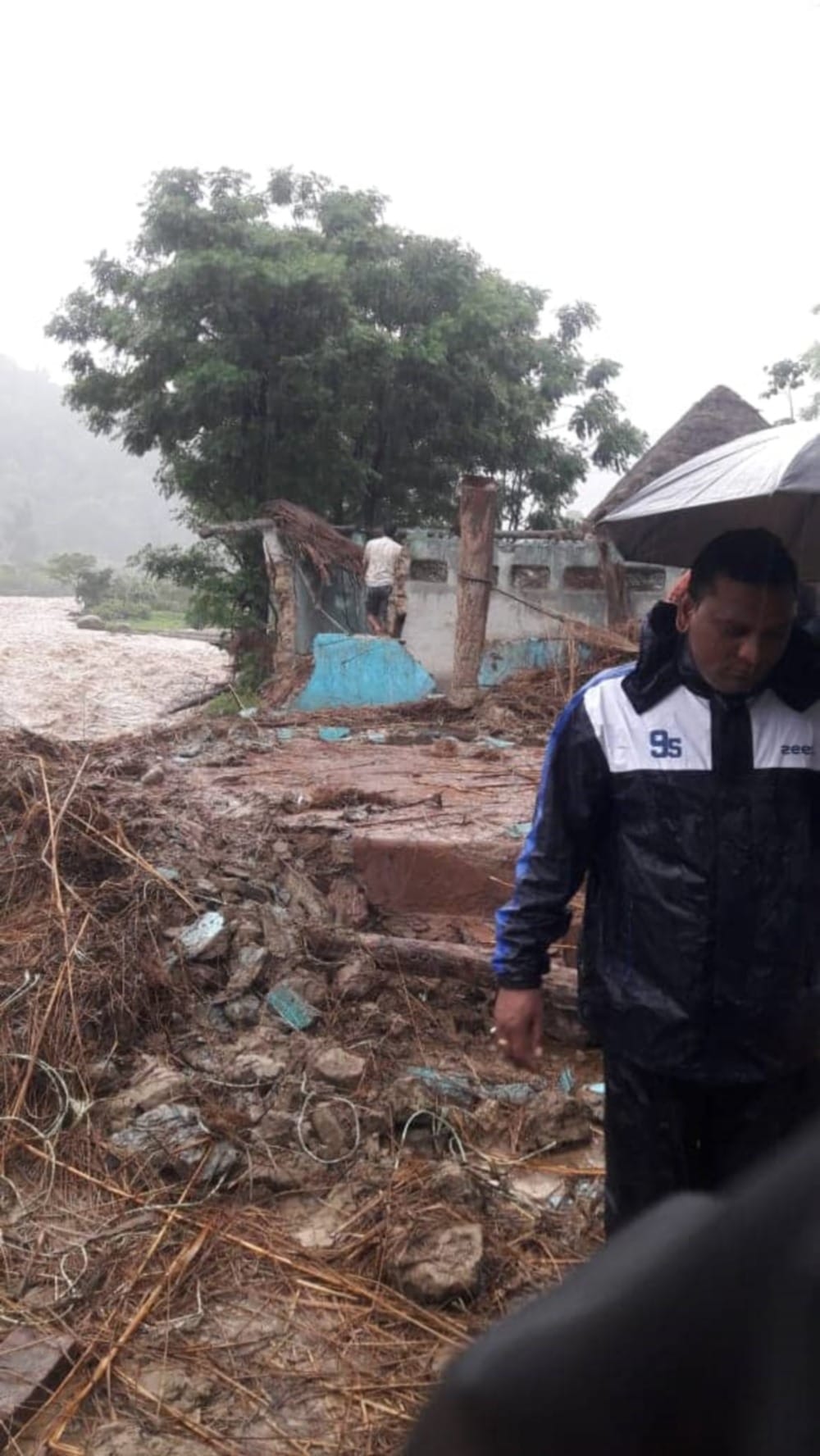 rain in uttarakhand forest gurjar hut and goshala swept away in river at kotdwar