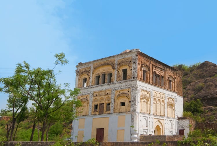 550th Parkash Parv, Guru Nanak Dev, Gurudwara Chowa Sahib Reopens after 72 Year by Pakistan