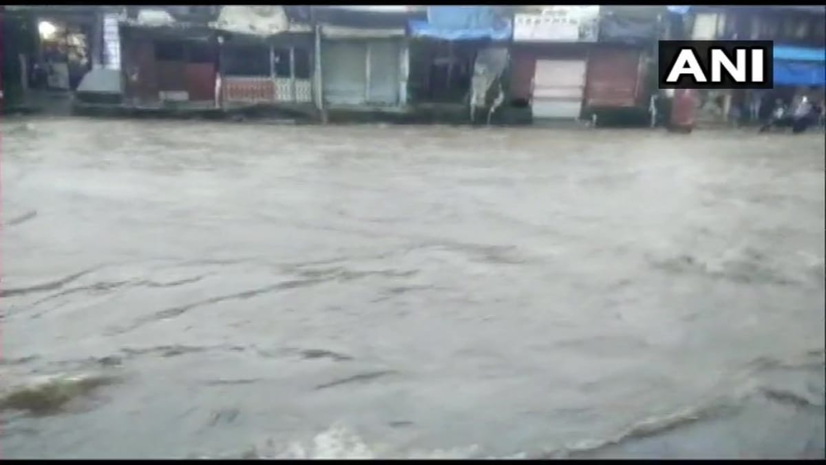 Water level of Mithi river in Mumbai cross the danger mark, 400 people were evacuated