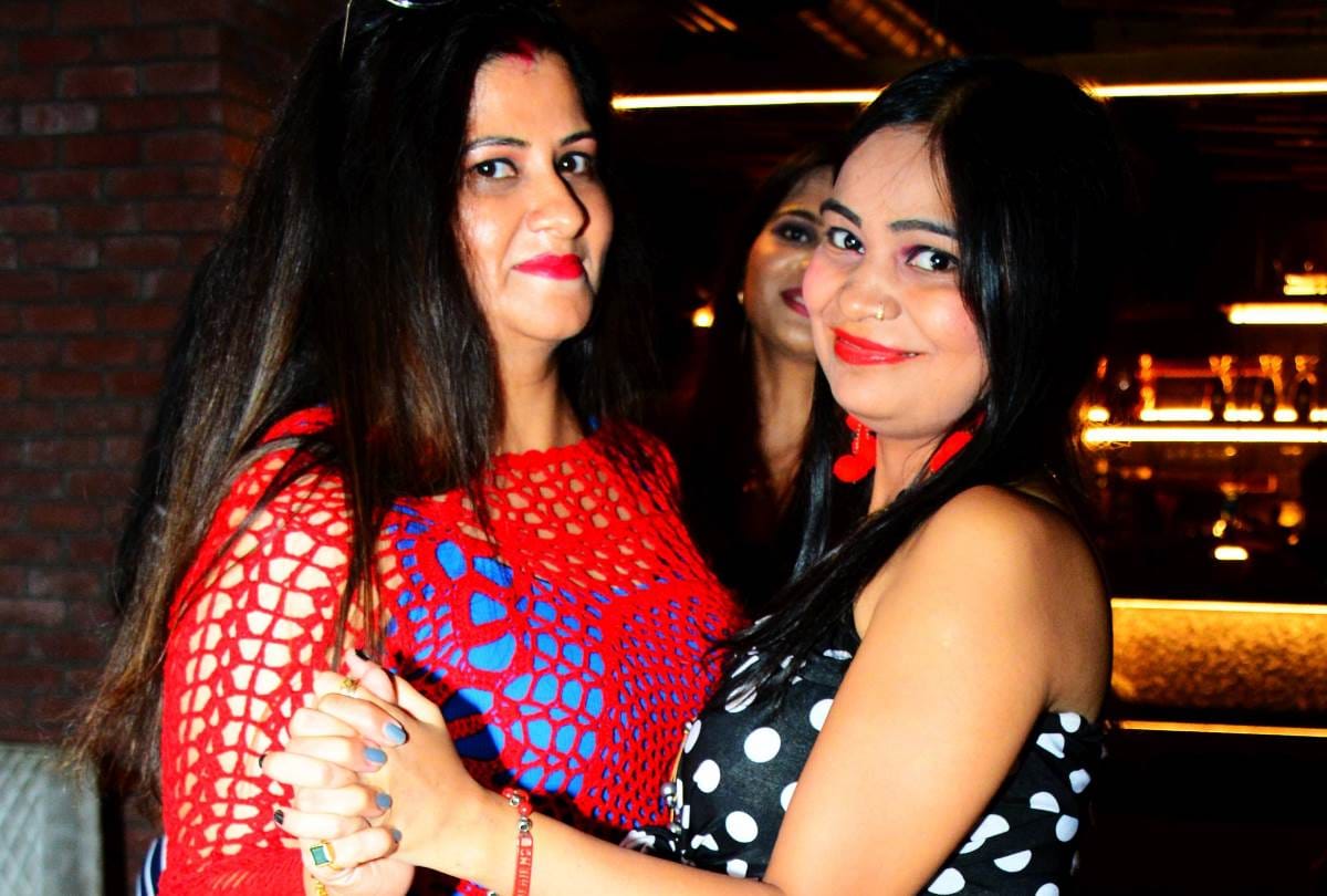 beautiful pictures of friendship day party