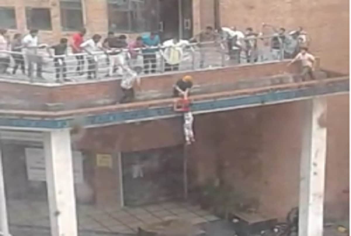 engineering student Manjot Singh praise on every side after save girl