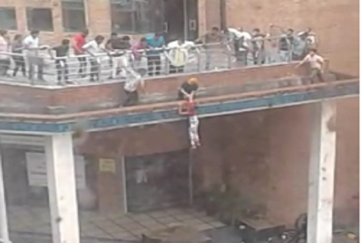 engineering student Manjot Singh praise on every side after save girl