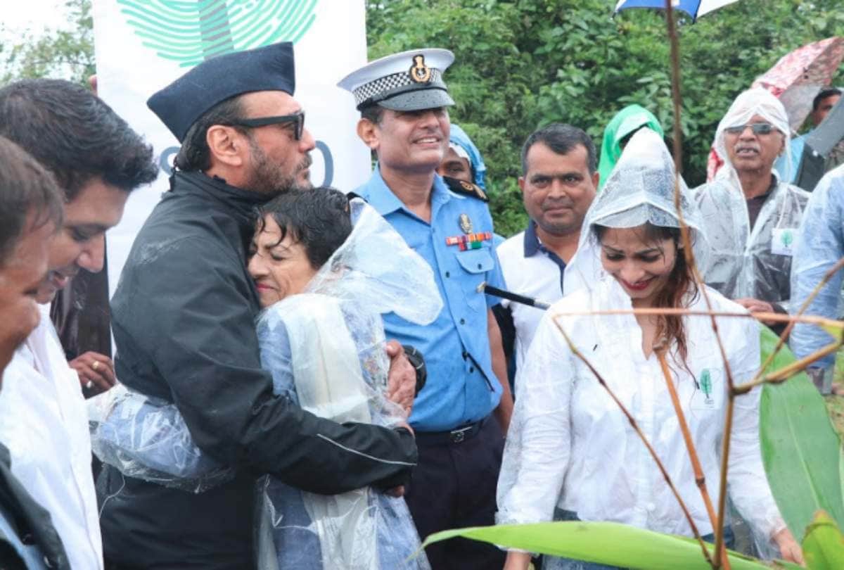 kajol tanuja and tanishaa mukerji at tree plantation event
