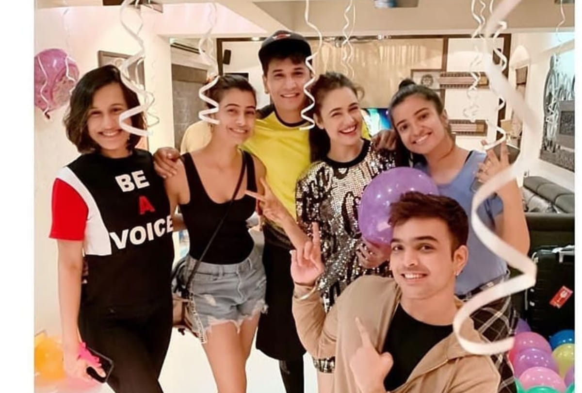 prince narula celebrates wife Yuvika Chaudhary birthday and give her many supersizes