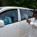 सीबीआई टीम के सामने हाथ जोड़ कर खड़े रहे प्रसपा नेता नंदू
