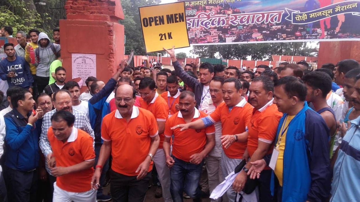 Students protest in monsoon marathon 2019 in pauri