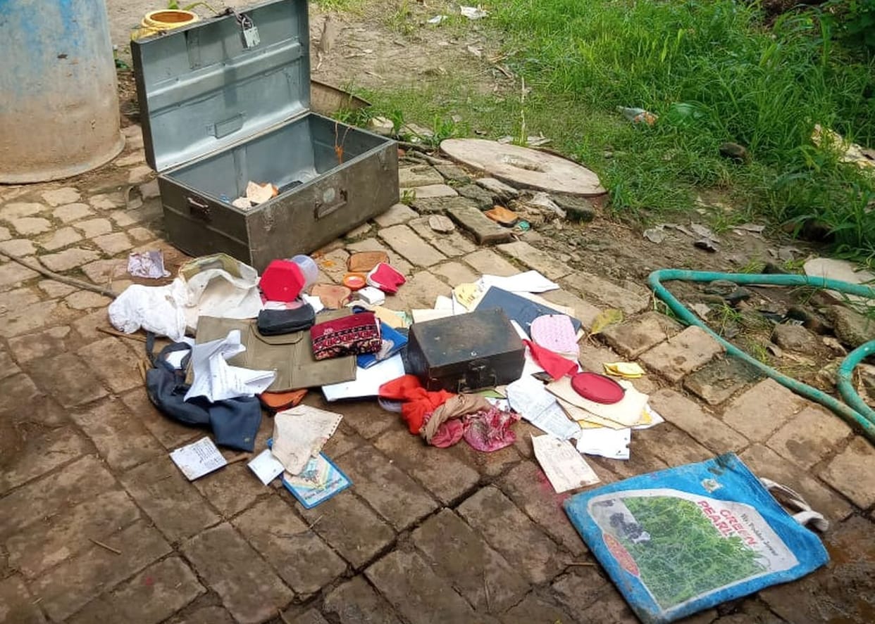 Eight lakh stolen from businessman's house