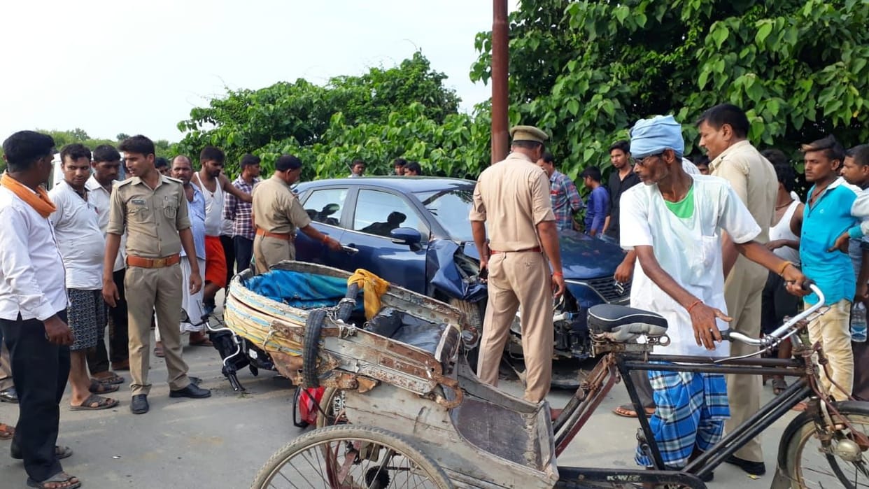 Couple and innocent injured in road accident