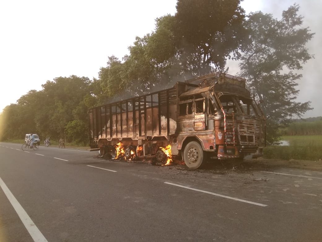 Truck suddenly started burning on Buddhist circuit