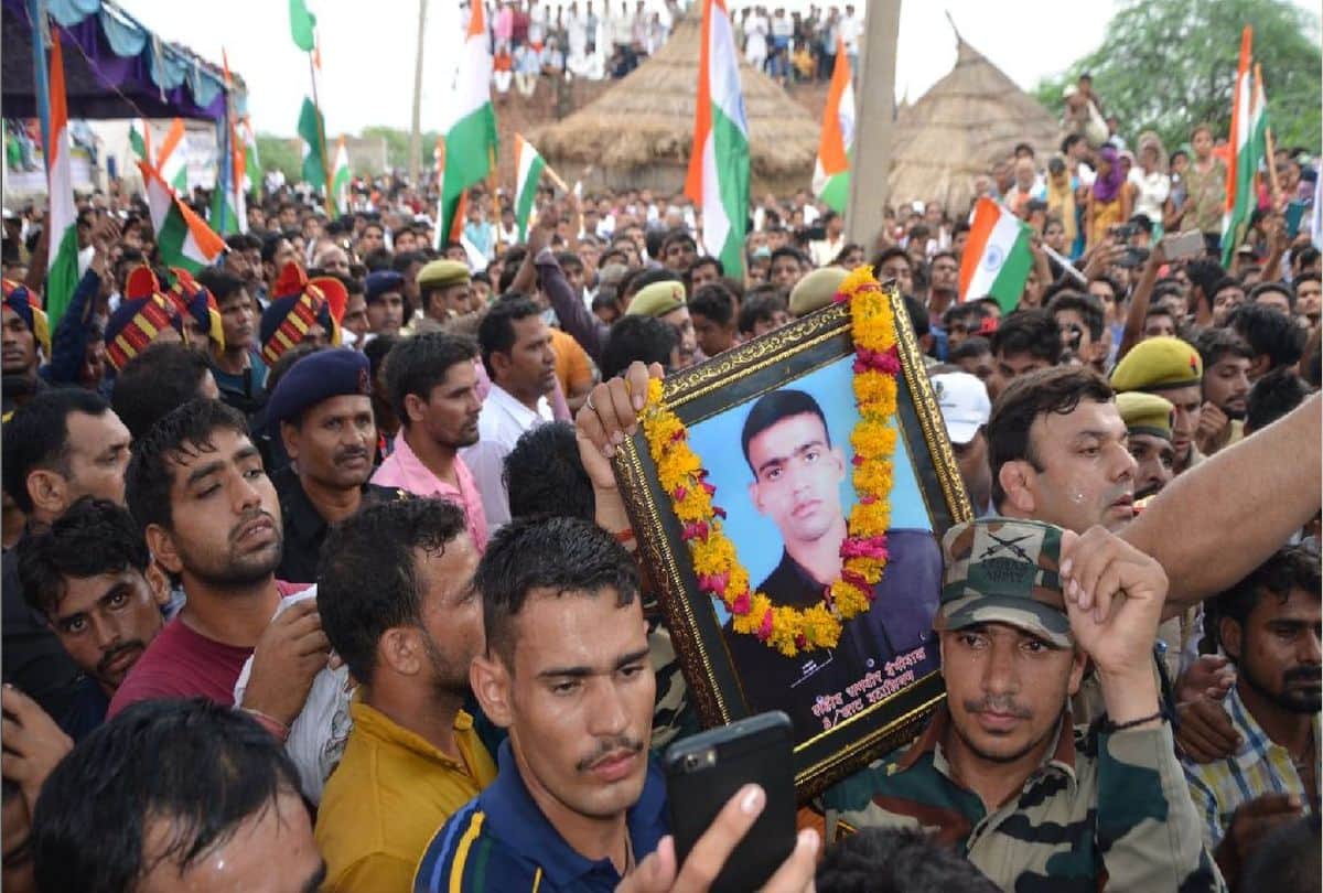 Cabinet Minister laid the foundation stone for the martyr Ramveer Singh memorial in mathura