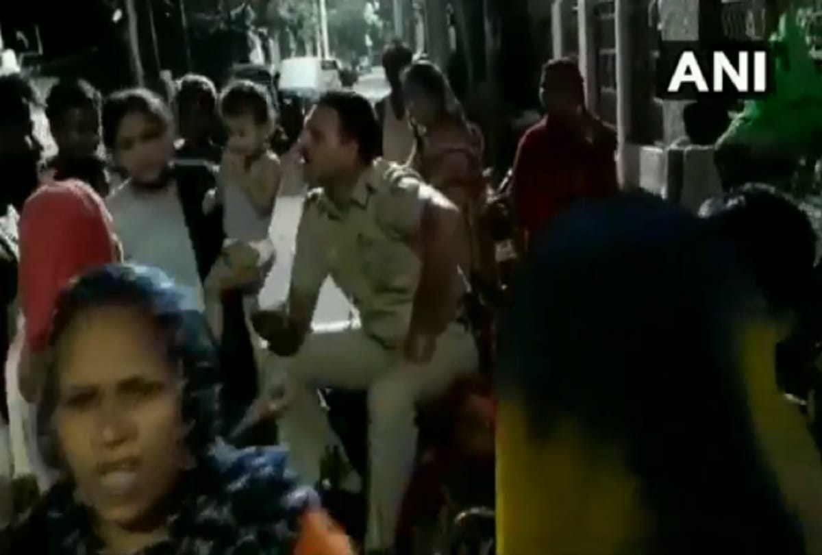 Delhi Police constable beaten by residents of JJ Colony, New Delhi's Kalindi Kunj area