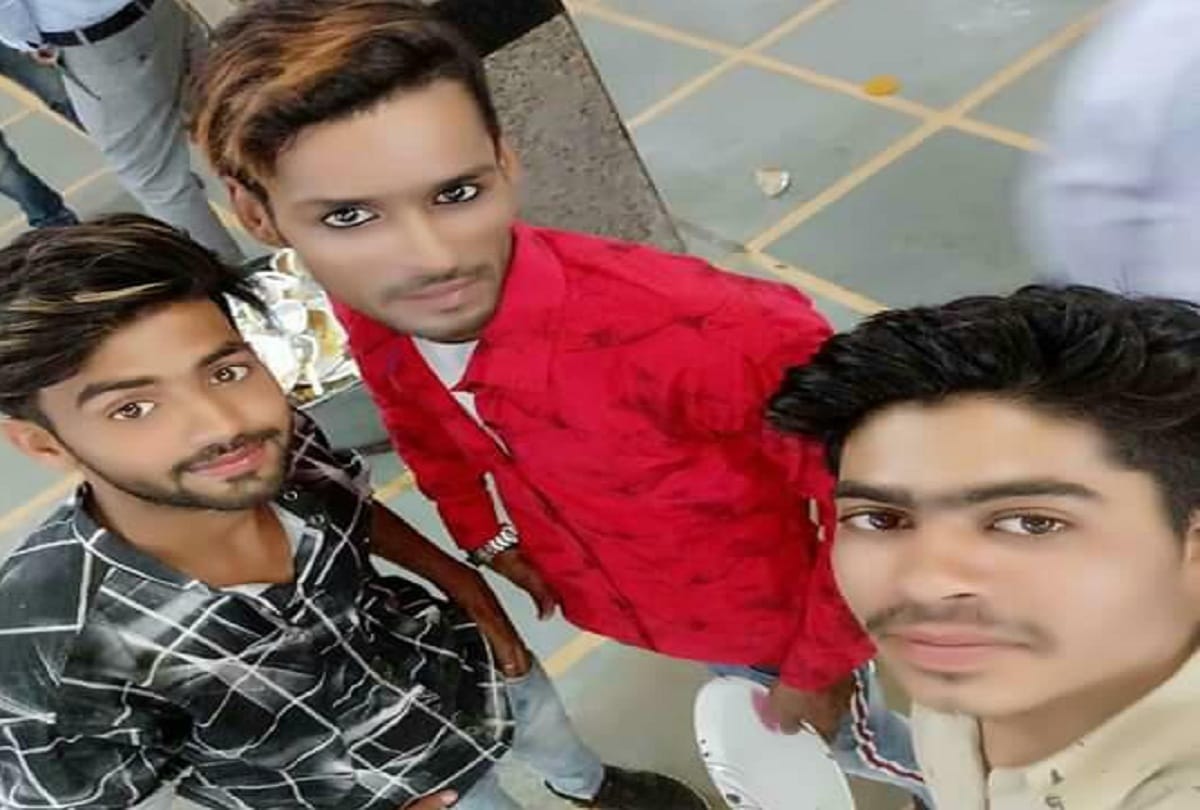 road accident in ghaziabad Mother and daughter death