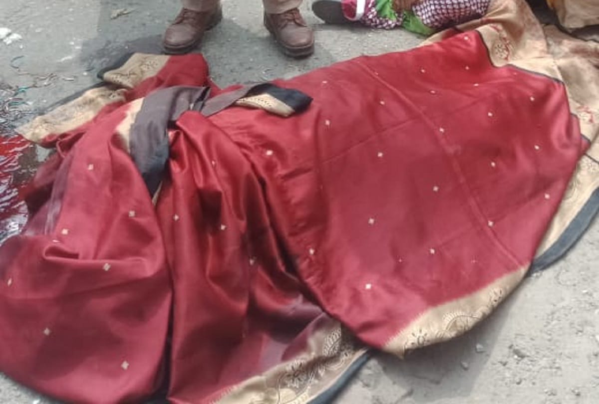 road accident in ghaziabad Mother and daughter death