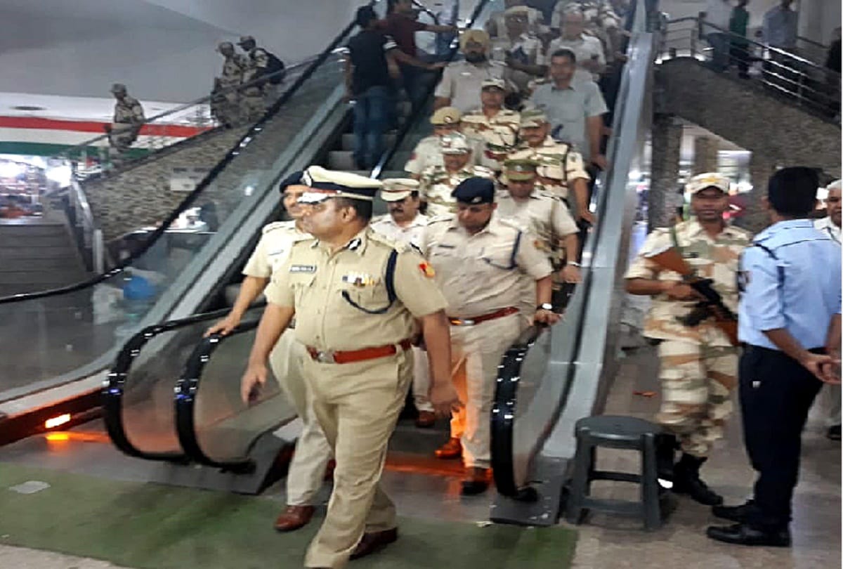 Delhi Police officers patrolled several areas for Independence Day