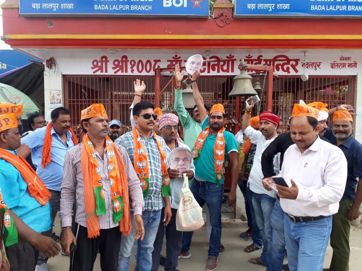 See Photos To article 370 scrape Kashmir Latest News in pm narendra modi varanasi