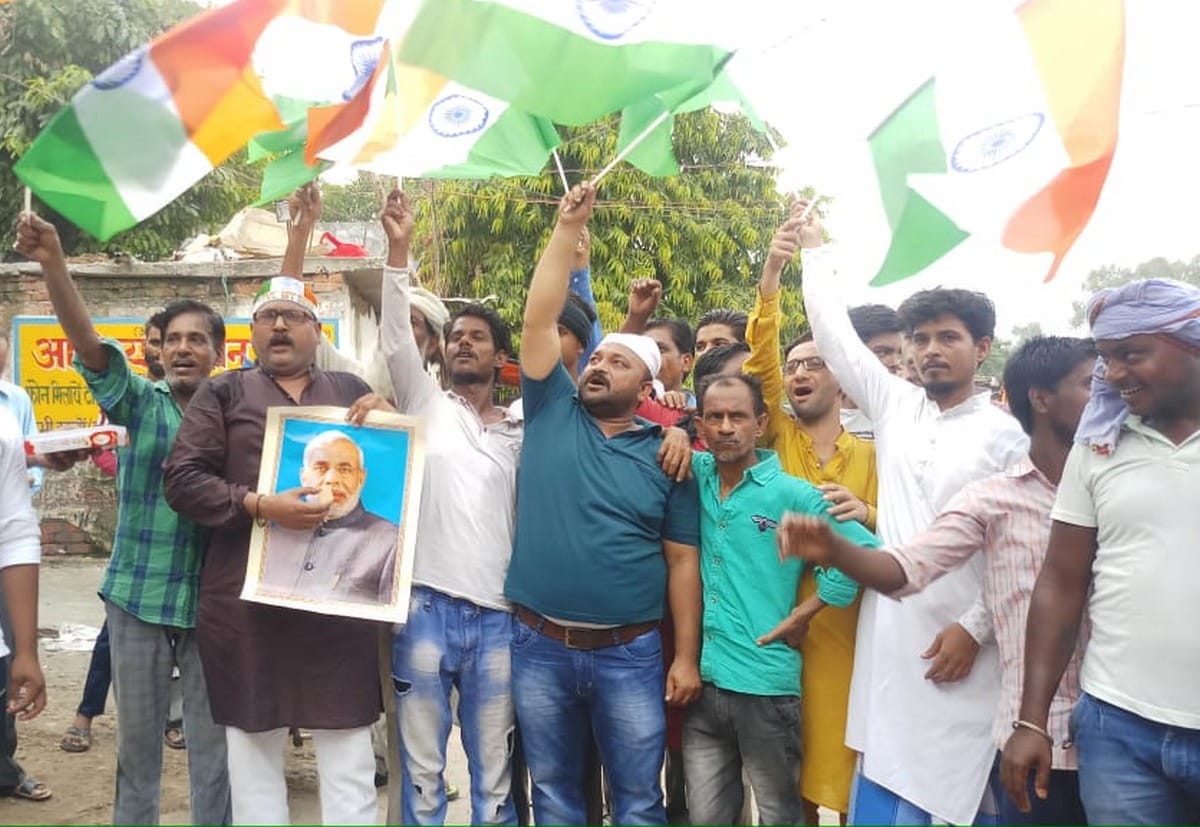 See Photos To article 370 scrape Kashmir Latest News in pm narendra modi varanasi