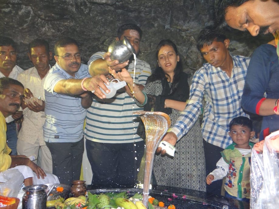 Nag panchami 2019 devotees worship lord shiva in Rare coincidence photos